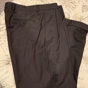 Roundtree & Yorke Smart Travel Slacks